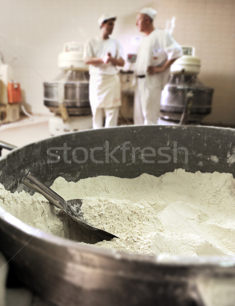 Chleba fabryki inwigilacja pszenicy dwa pracowników Zdjęcia stock © zurijeta