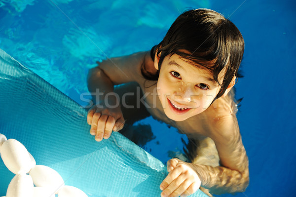Wenig glücklich kid Pool Sport Spaß Stock foto © zurijeta