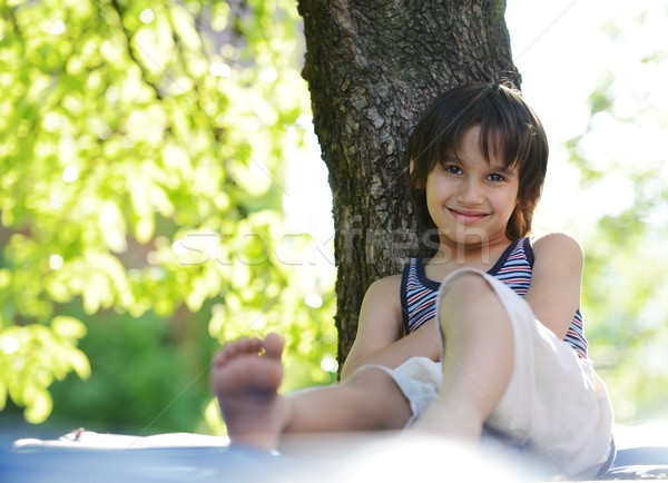 Fericit copil în aer liber natură bine timp Imagine de stoc © zurijeta