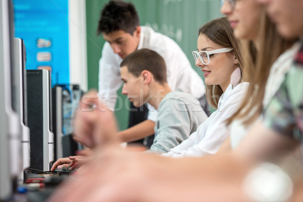 Foto stock: Sala · de · aula · palestra · colégio · informática · computador · escolas