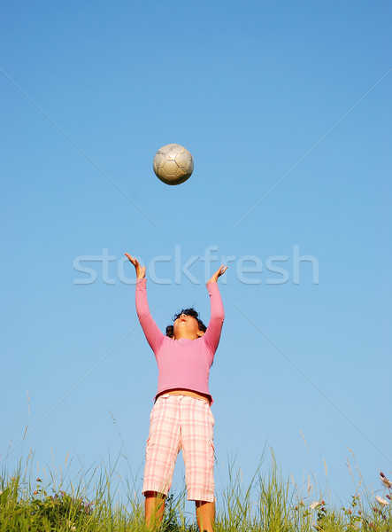 Feliz bonitinho menina jogar natureza sorrir Foto stock © zurijeta