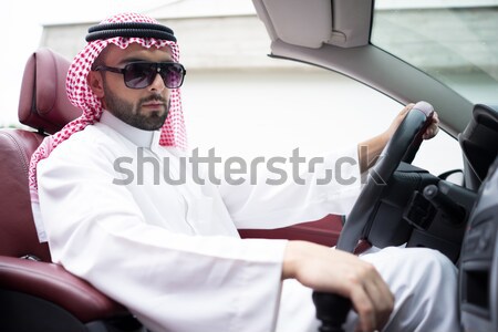 Foto stock: Atraente · Árabe · homem · carro · rua · árabe