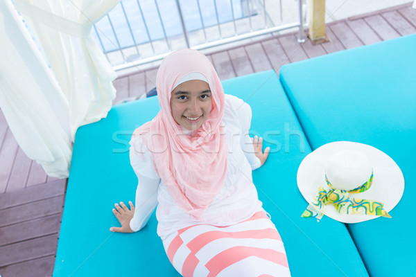 Gelukkig moslim familie zomervakantie bed vrouw Stockfoto © zurijeta