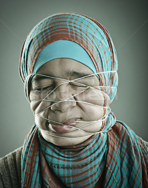 Portret mooie moslim arabisch meisje vrouw Stockfoto © zurijeta