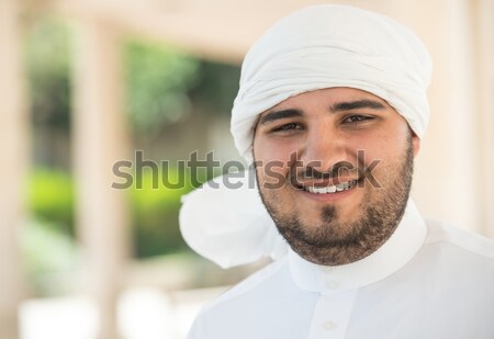 Arabisch kid duim omhoog glimlach gezicht Stockfoto © zurijeta