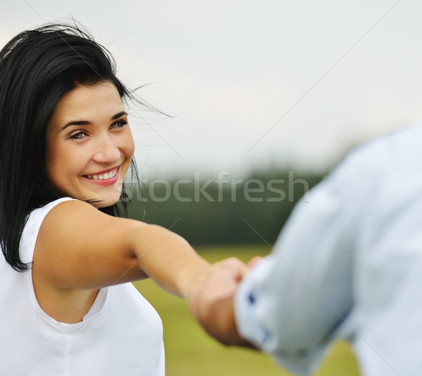 Jonge liefhebbend paar verloofd natuur liefde Stockfoto © zurijeta