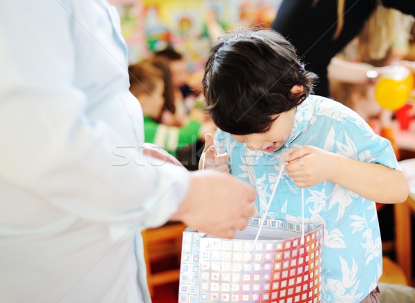 Enfants célébrer fête d'anniversaire aire de jeux enfants [[stock_photo]] © zurijeta