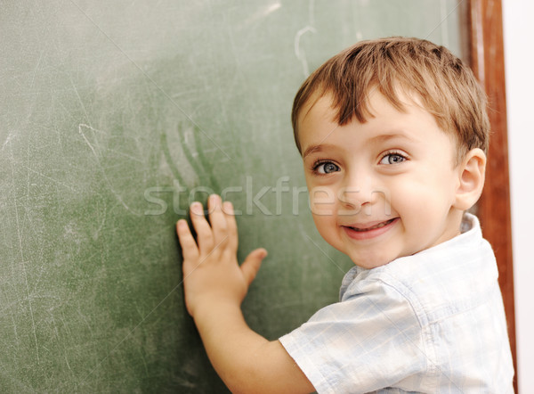 [[stock_photo]]: Enfants · école · classe · sourire · enfant · fond