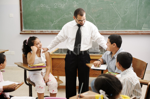 Tutor Klasse Studenten Mädchen Kinder Arbeit Stock foto © zurijeta