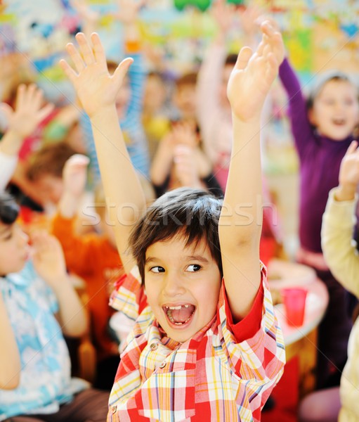 Kinderen vieren verjaardagsfeest speeltuin kinderen Stockfoto © zurijeta