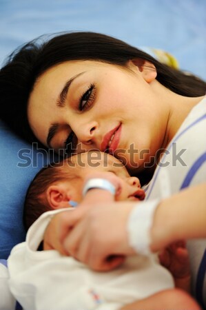 商業照片: 女子 · 嬰兒 · 醫院 · 老