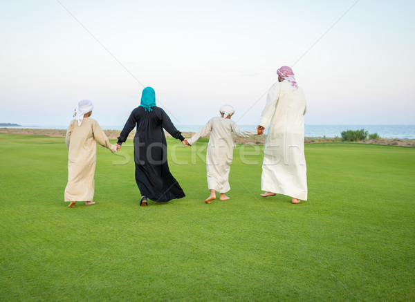 Arab család zöld legelő természet nő Stock fotó © zurijeta