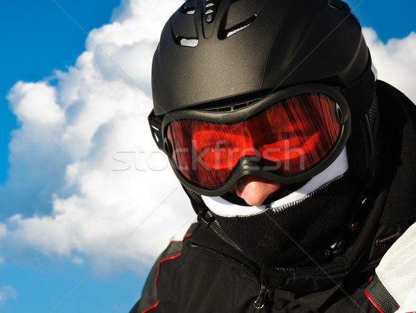 Esquiador capacete cabeça nuvens homem feliz Foto stock © zurijeta