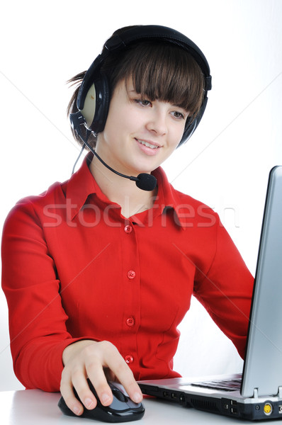 Kadın kırmızı gömlek bilgisayar kız gülümseme Stok fotoğraf © zurijeta