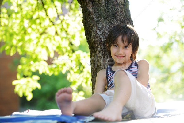 Fericit copil în aer liber natură bine timp Imagine de stoc © zurijeta