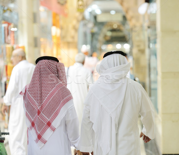 Oameni mers limba arabă piaţă stradă afaceri Imagine de stoc © zurijeta
