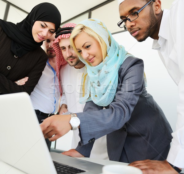 Közel-keleti emberek üzleti megbeszélés iroda arab férfi Stock fotó © zurijeta