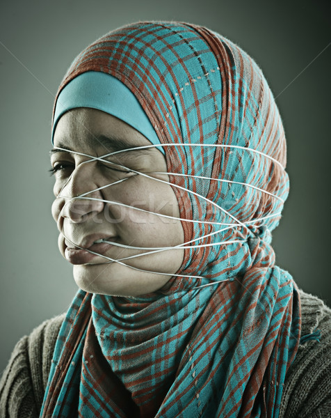 Portret mooie moslim arabisch meisje vrouw Stockfoto © zurijeta