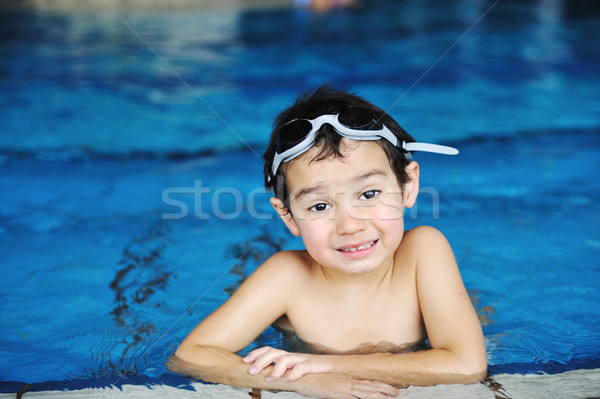 Foto d'archivio: Attività · piscina · bambini · nuoto · giocare · acqua