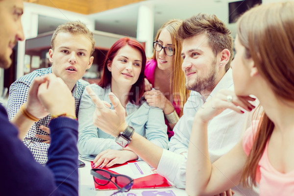 Stockfoto: Afbeelding · jonge · partners · bespreken · ideeën