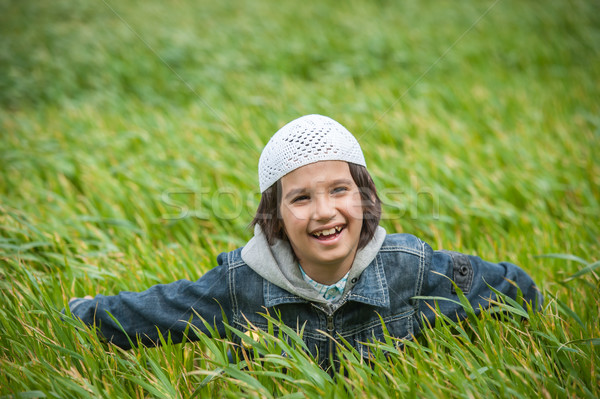 мусульманских арабский Kid Постоянный зеленый красивой Сток-фото © zurijeta