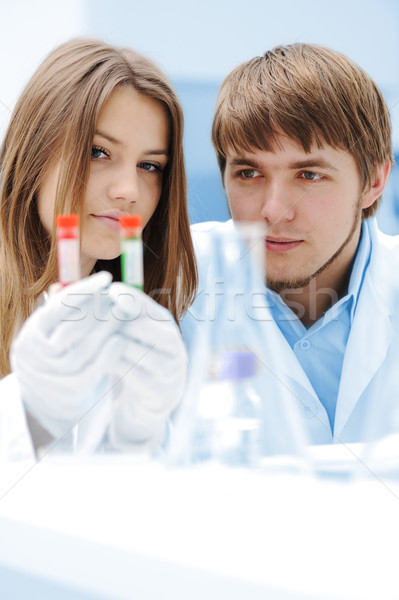 Zdjęcia stock: Kobiet · mężczyzna · naukowcy · pracy · laboratorium · test