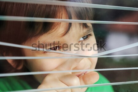 Foto stock: Retrato · inocente · pequeño · nino · ventana · ojos