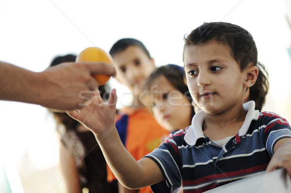 голодный детей беженец лагерь распределение продовольствие Сток-фото © zurijeta