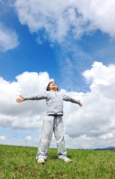 Gyermek szabadság légzés friss levegő természet égbolt Stock fotó © zurijeta