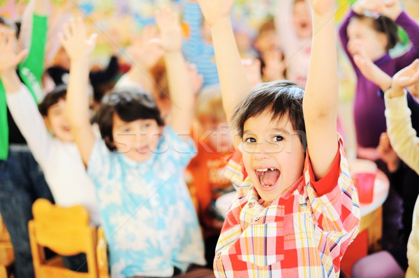 Kinderen vieren verjaardagsfeest speeltuin kinderen Stockfoto © zurijeta