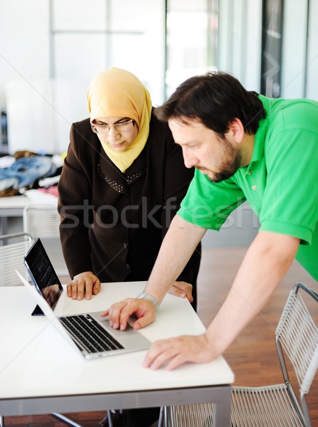 Közel-keleti üzletemberek együtt dolgozni modern iroda arab Stock fotó © zurijeta
