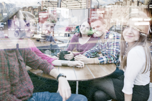 подлинный изображение молодые реальные люди хорошие время Сток-фото © zurijeta