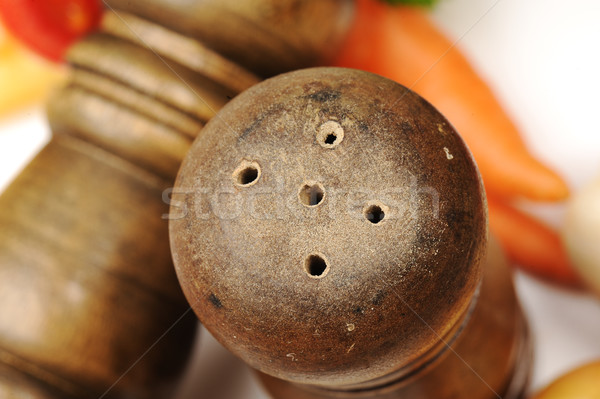 Sare piper alimente sticlă fundal tabel Imagine de stoc © zurijeta