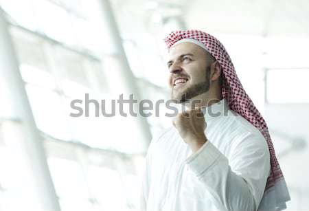 Moderna árabe empresario dentro avión Oriente Medio Foto stock © zurijeta