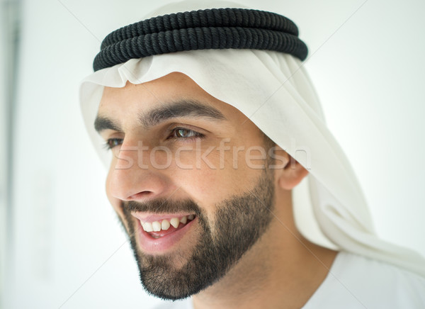 hogyan találkozik egy arab férfi)