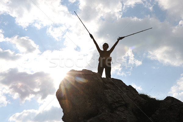 Siluetă femeie alpinism munte mers fată Imagine de stoc © zurijeta