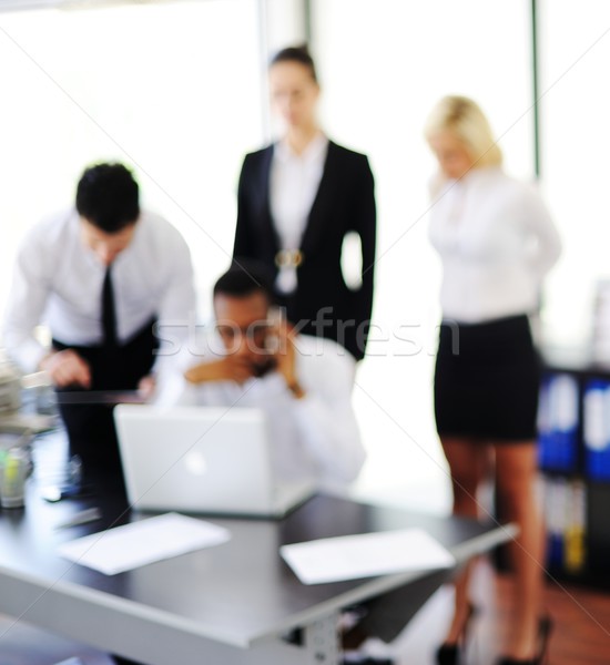 Foto stock: Bem · sucedido · pessoas · de · negócios · real · escritório · trabalhando · nota