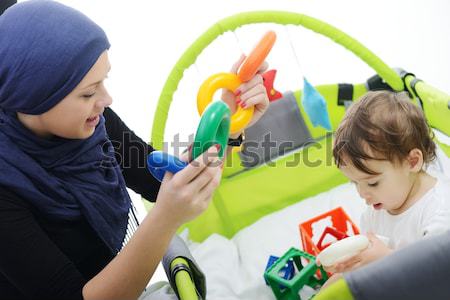 Arabisch moslim moeder spelen zorg Stockfoto © zurijeta