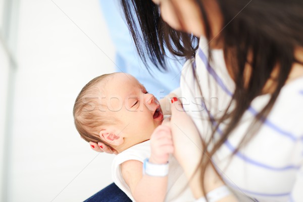Mutter Stillen neu geboren Baby Krankenhaus Brust Stock foto © zurijeta