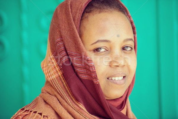 Africano árabe menina muçulmano mulher sorrir Foto stock © zurijeta