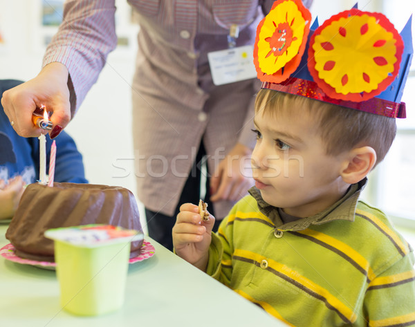 Kicsi aranyos fiú születésnapi buli gyerekek születésnap Stock fotó © zurijeta