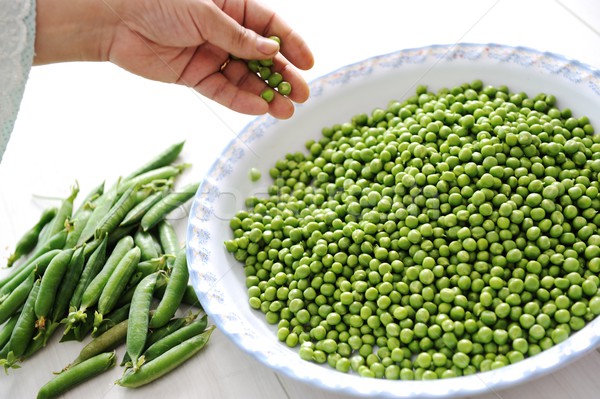 Green peas Stock photo © zurijeta