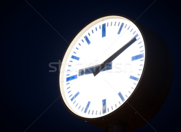 Nacht straat klok licht tijd horloge Stockfoto © zurijeta