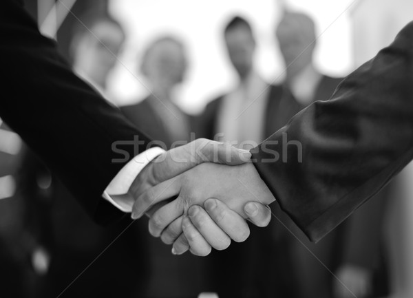 Handshake ludzi biznesu działalności biuro kobiet podpisania Zdjęcia stock © zurijeta