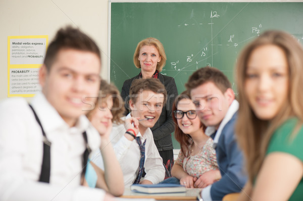 Vrolijk studenten klas groep vergadering onderwijs Stockfoto © zurijeta