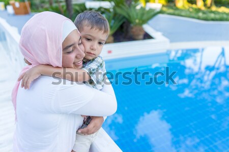 Gelukkig arabisch familie zomervakantie vrouw hand Stockfoto © zurijeta