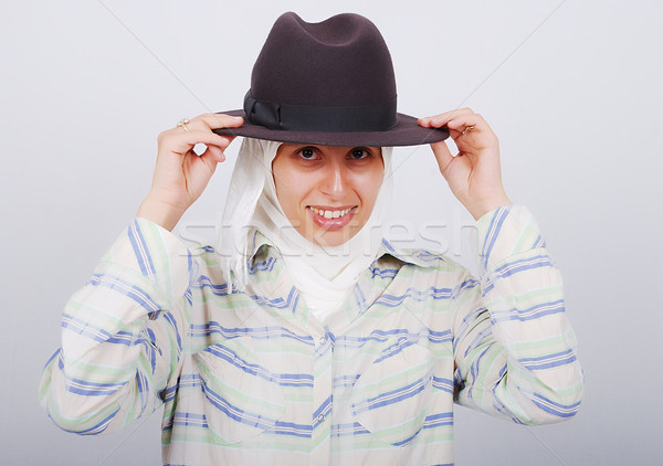 Jóvenes musulmanes mujer tradicional ropa sombrero Foto stock © zurijeta