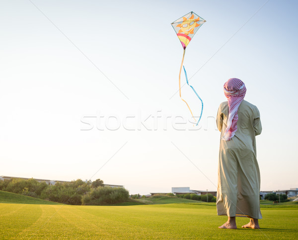 Gelukkig arabisch kid Kite mode natuur Stockfoto © zurijeta