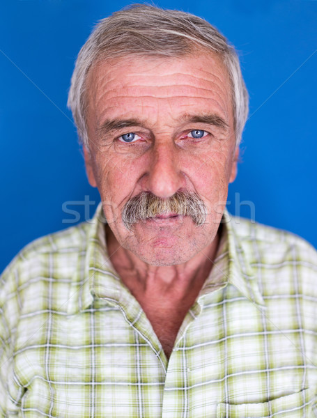 Foto stock: Sorridente · homem · maduro · bigode · rugas · idoso · boa · aparência