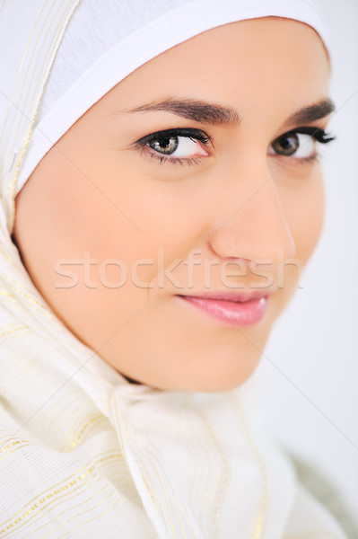 Foto stock: Muçulmano · bela · mulher · retrato · feliz · fundo · beleza